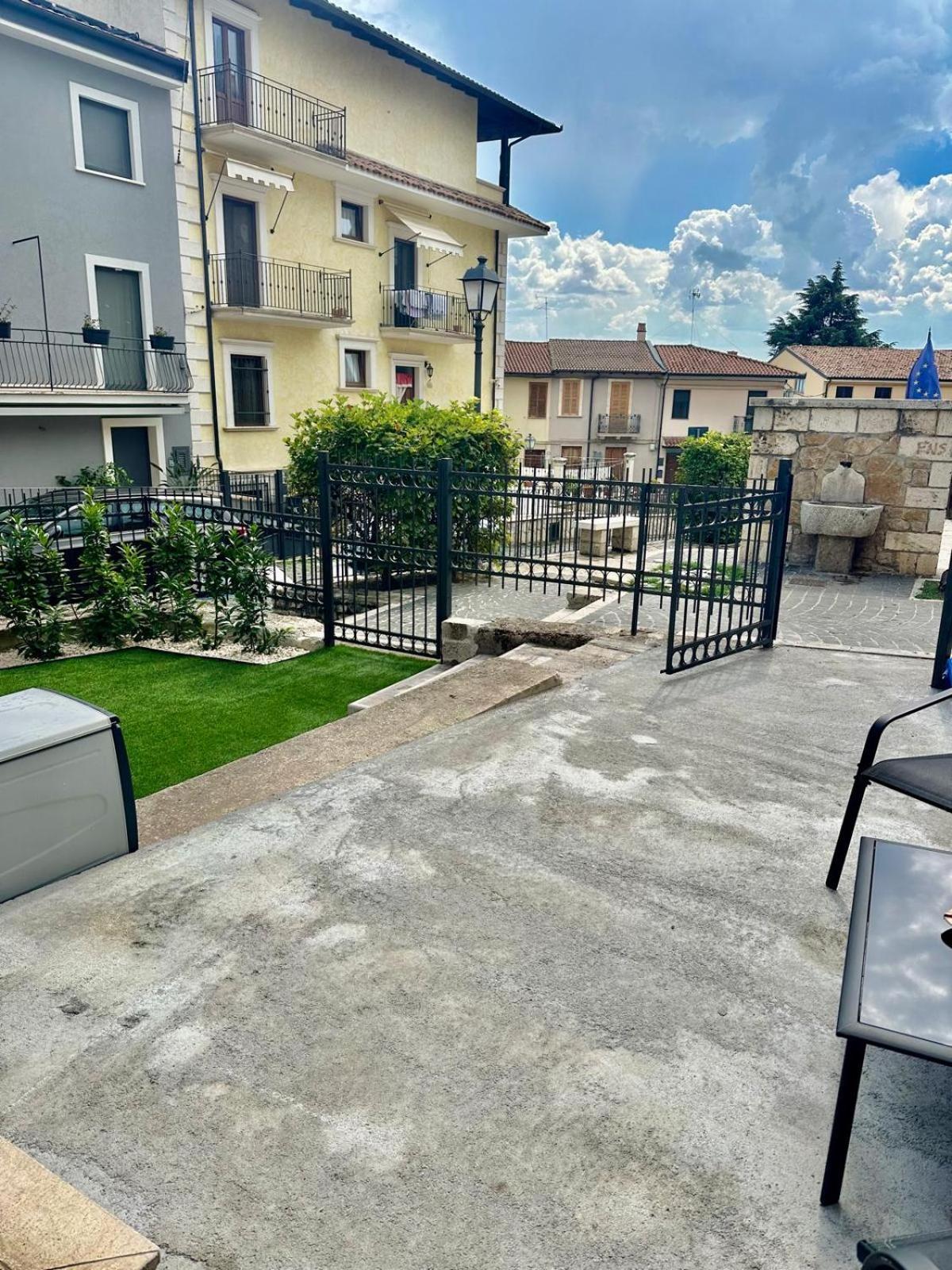 Il Bijoux Apartment Челано Екстериор снимка